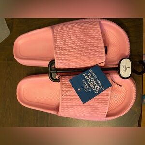 Erin’s Garem Women’s Size large (9-10)  Pink Slide Sandals